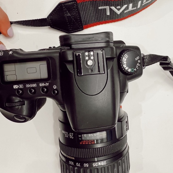 CANON EOS 20D DIGITAL SLR CAMERA with CANON 28-135MM LENS! with camera bag - Picture 7 of 16